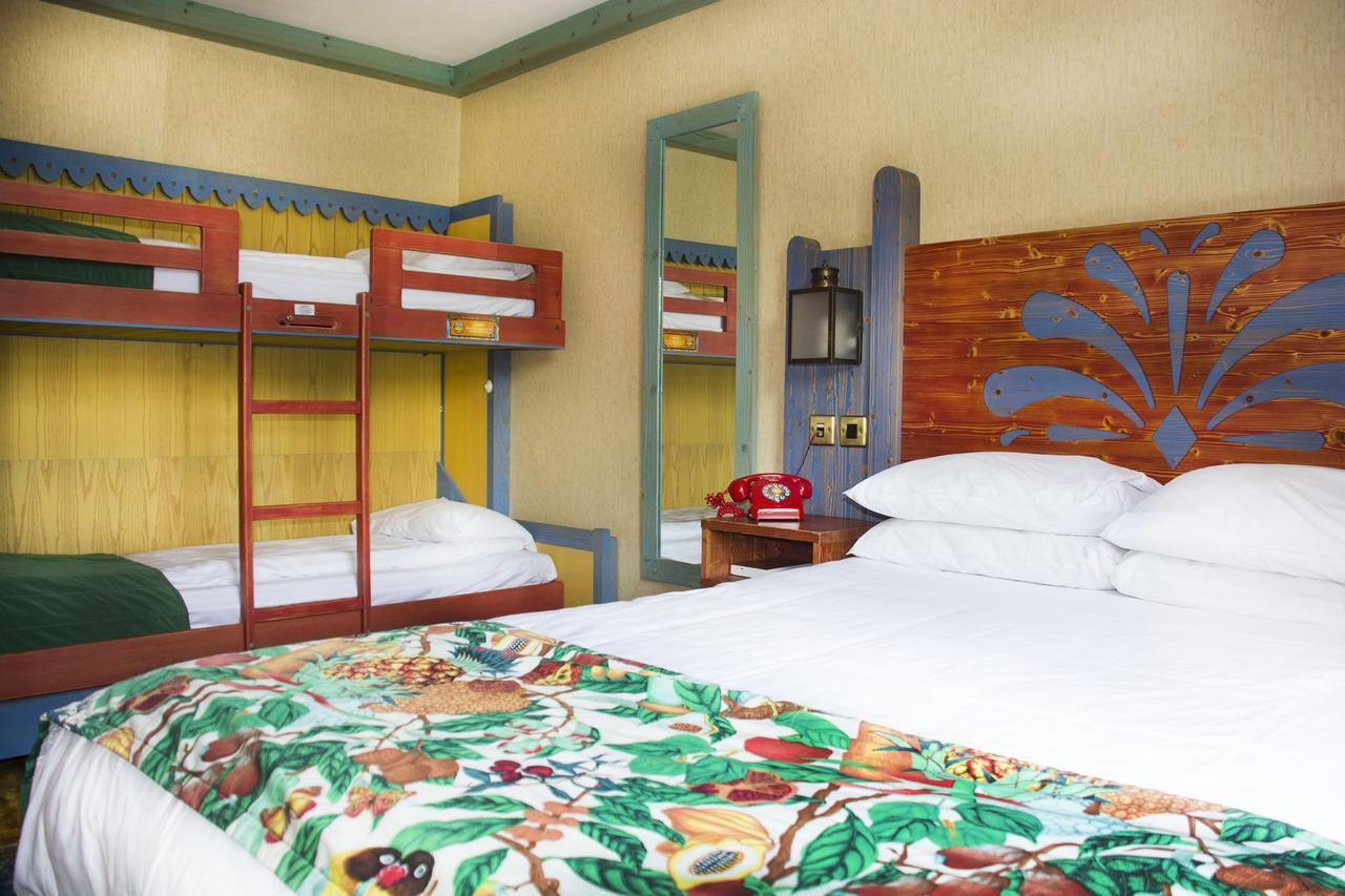 Splash Landings Hotel Biddulph  Buitenkant foto